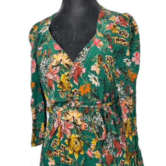 Amour Vert 100% Silk Green Floral Wrap Midi Dress Size M Made in USA Boho Chic - Picture 2 of 11